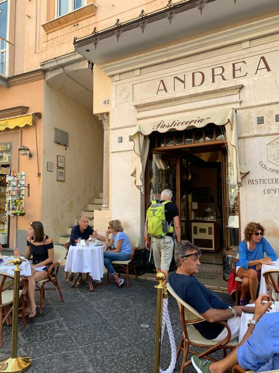 Vacanze in Costiera Amalfitana anche a fine estate: Montezemolo da Positano ad Amalfi