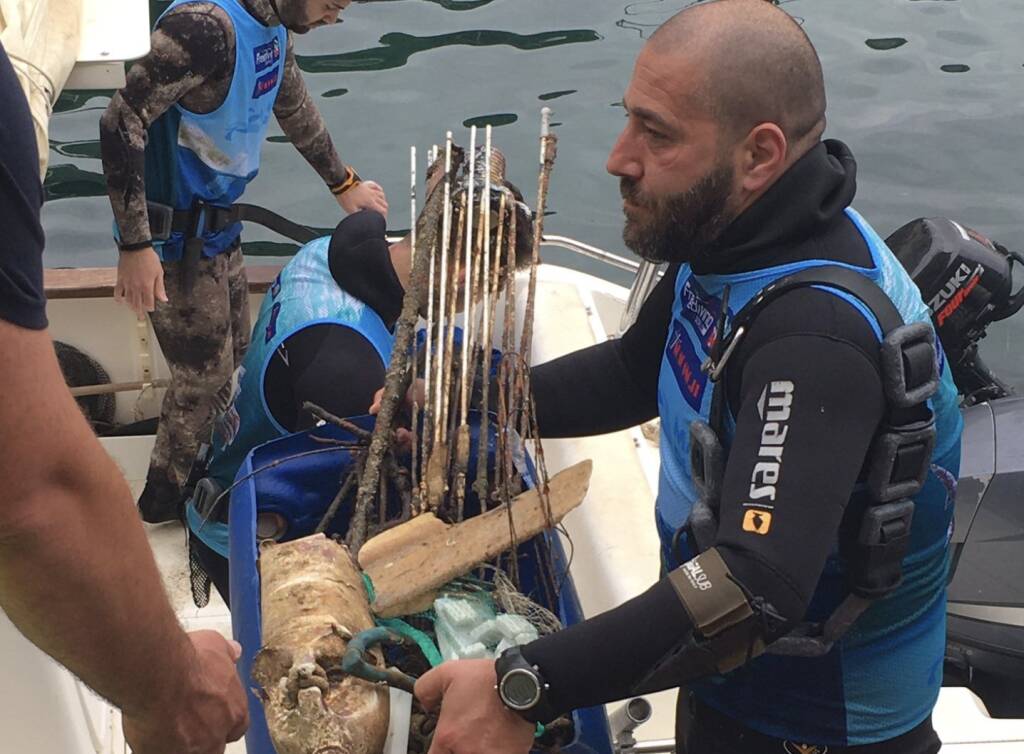 amalfi rifiuti dal mare